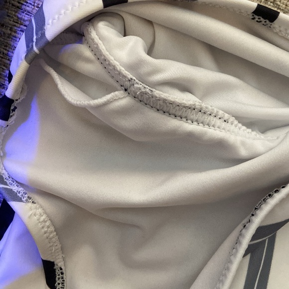 Cupshe One-Piece Swimsuit - Picture 9 of 9